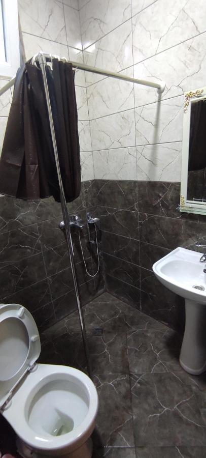 Femily Hotel In Batumi Mareti Str 2 エクステリア 写真