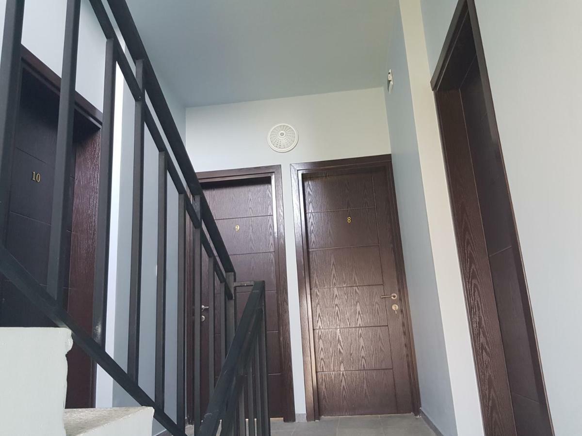 Femily Hotel In Batumi Mareti Str 2 エクステリア 写真