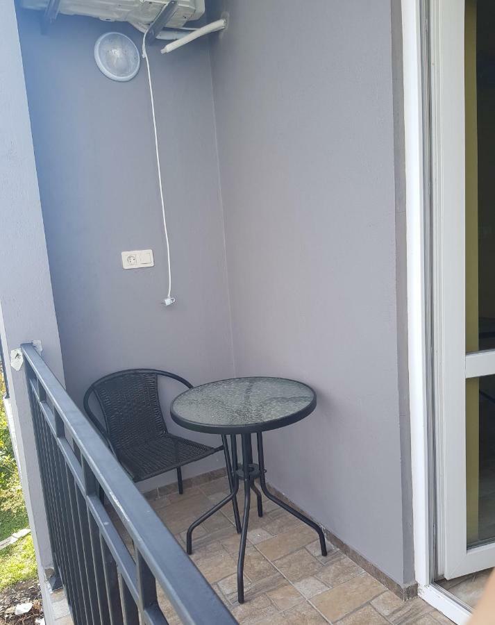 Femily Hotel In Batumi Mareti Str 2 エクステリア 写真